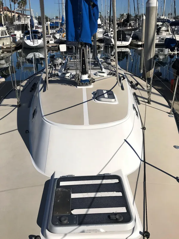 1990 Thomas Marine T35 by Tartan Yachts