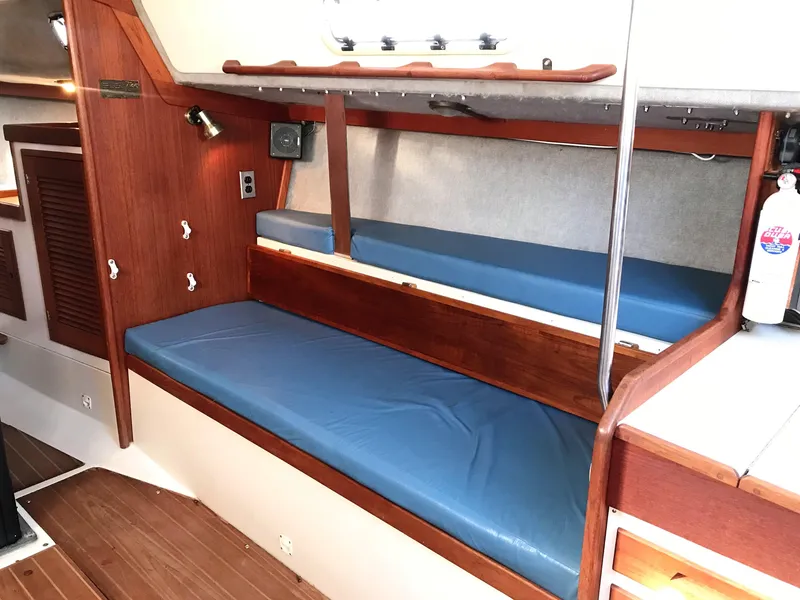 1990 Thomas Marine T35 by Tartan Yachts