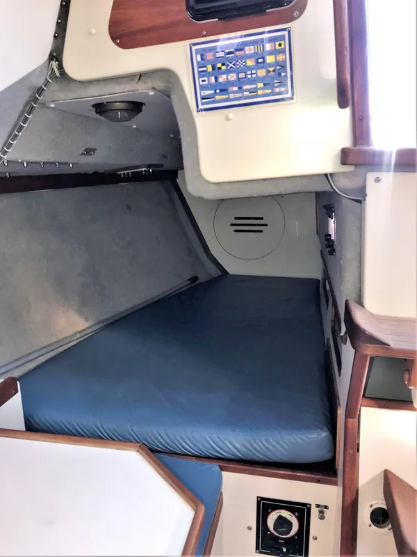 1990 Thomas Marine T35 by Tartan Yachts