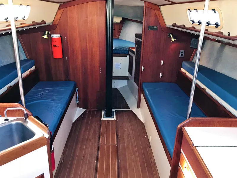 1990 Thomas Marine T35 by Tartan Yachts