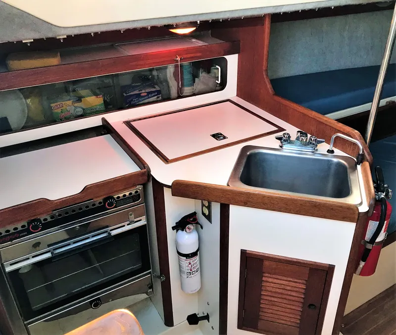 1990 Thomas Marine T35 by Tartan Yachts