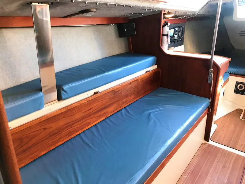 1990 Thomas Marine T35 by Tartan Yachts