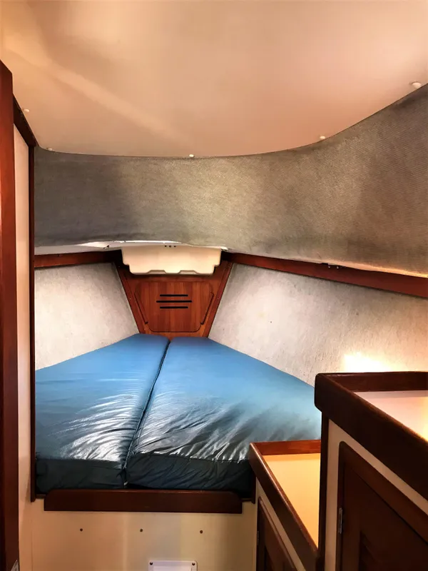 1990 Thomas Marine T35 by Tartan Yachts