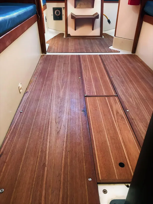 1990 Thomas Marine T35 by Tartan Yachts