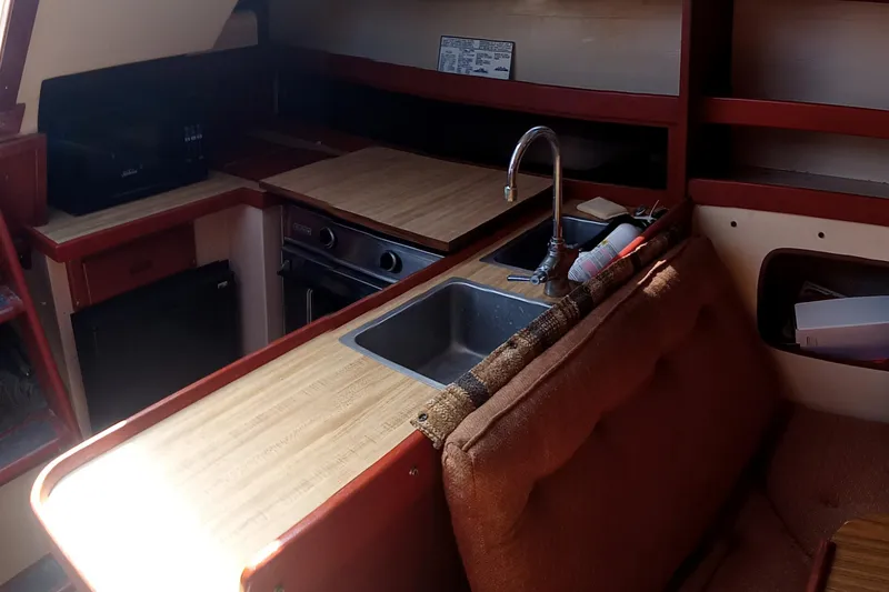1984 Catalina 30
