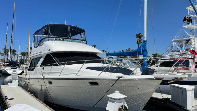 2001 Bayliner 3988 Command Bridge Motoryacht