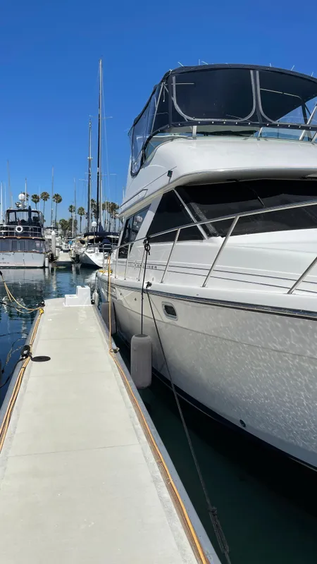 2001 Bayliner 3988 Command Bridge Motoryacht