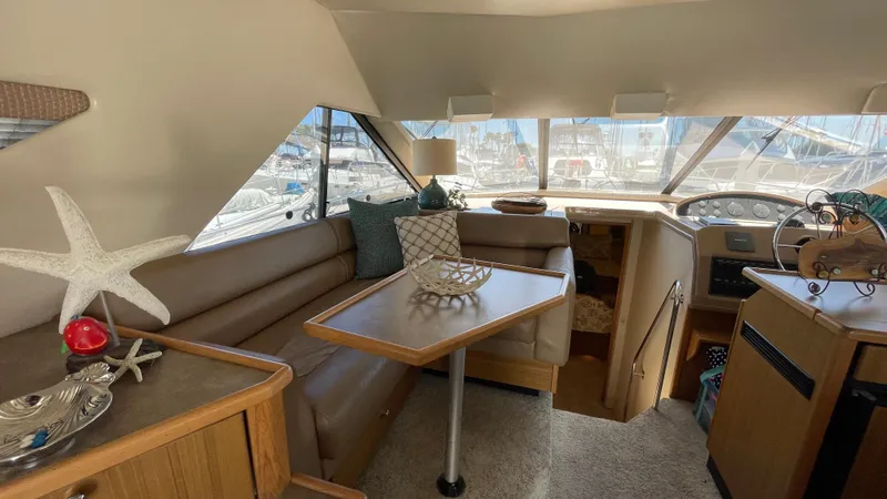 2001 Bayliner 3988 Command Bridge Motoryacht