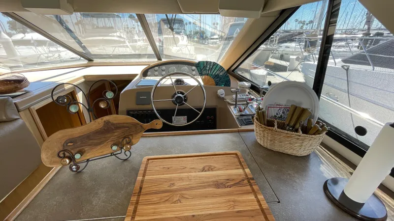 2001 Bayliner 3988 Command Bridge Motoryacht