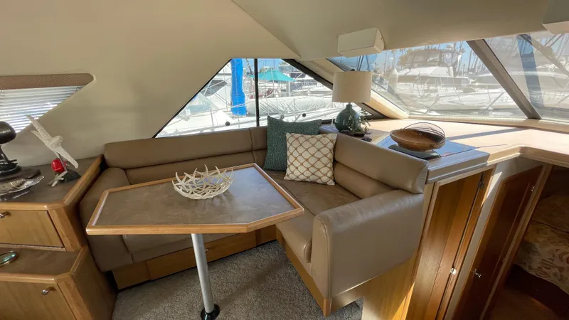 2001 Bayliner 3988 Command Bridge Motoryacht