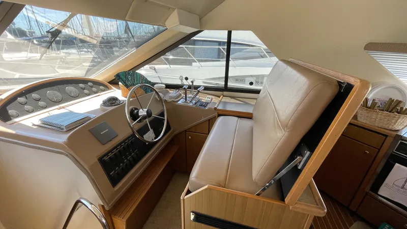 2001 Bayliner 3988 Command Bridge Motoryacht