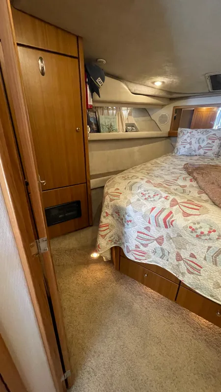 2001 Bayliner 3988 Command Bridge Motoryacht