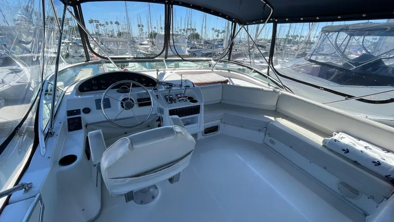 2001 Bayliner 3988 Command Bridge Motoryacht