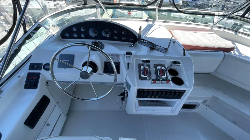 2001 Bayliner 3988 Command Bridge Motoryacht