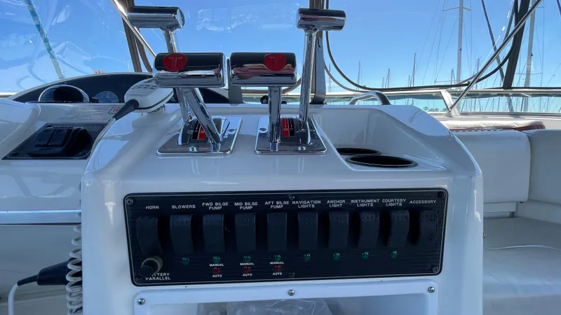 2001 Bayliner 3988 Command Bridge Motoryacht