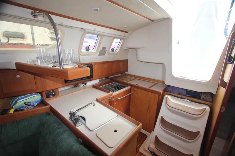 2000 Hunter 320