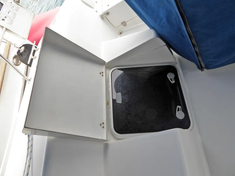 Hatch to aft berth