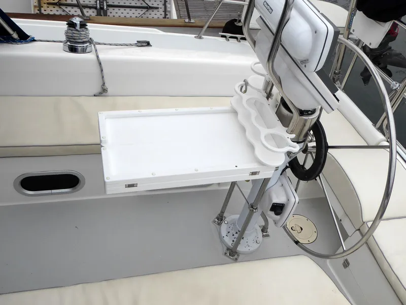Cockpit table