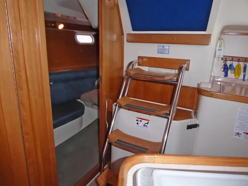 To aft cabin