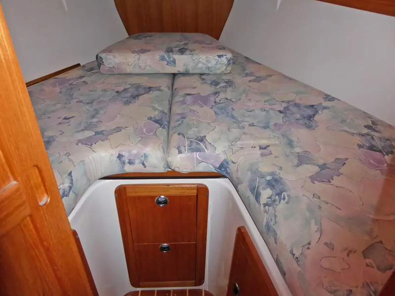 V-berth 3
