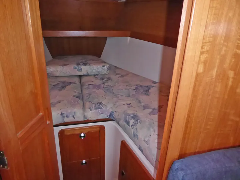 V-berth 2