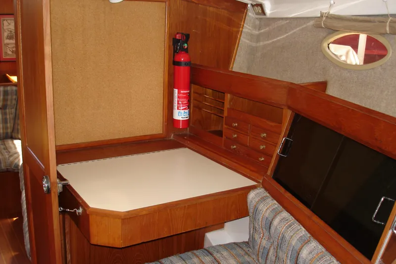 Forward cabin vanity