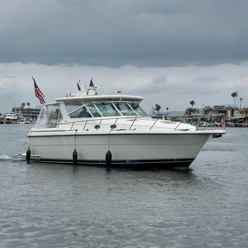 2004 Tiara Yachts 4000 Express