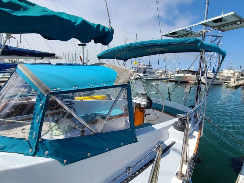 1976 Tartan 37