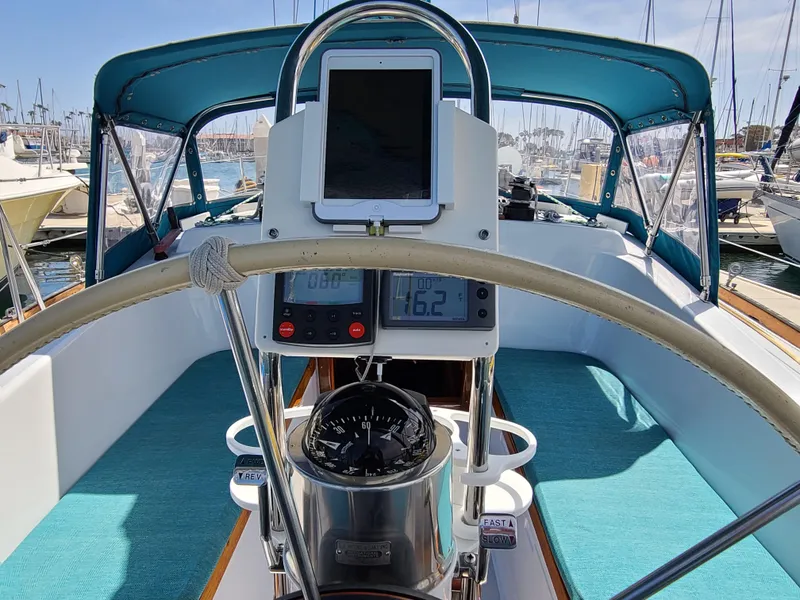1976 Tartan 37