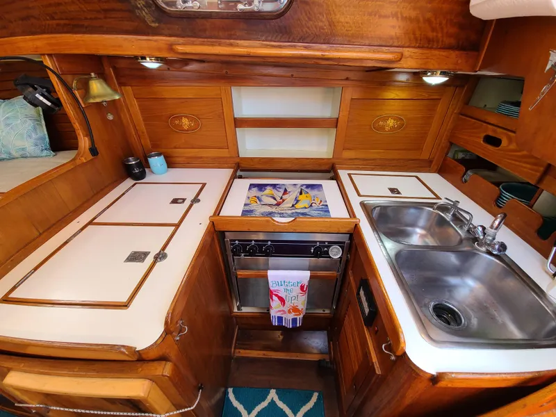 1976 Tartan 37