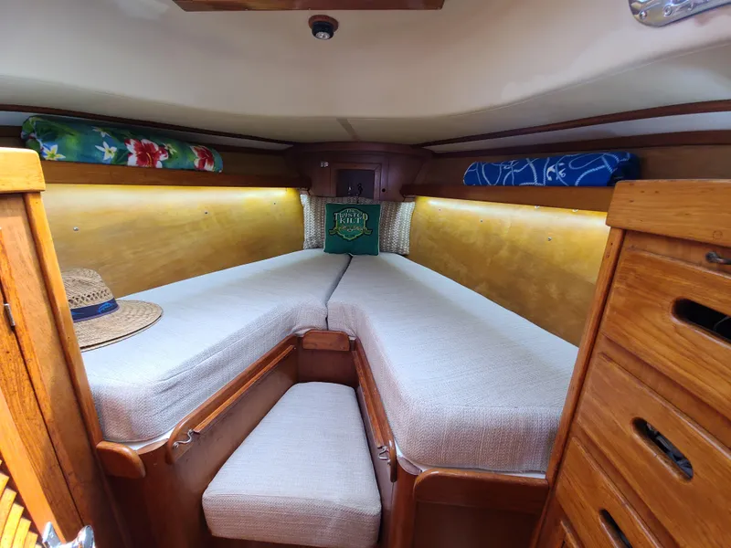 1976 Tartan 37