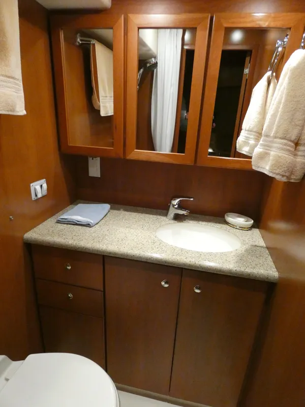 2006 Silverton 43 Sport Bridge
