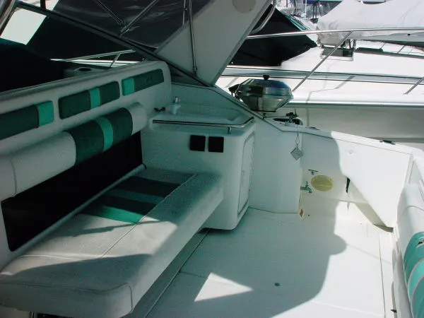 1993 Sea Ray Sundancer 330