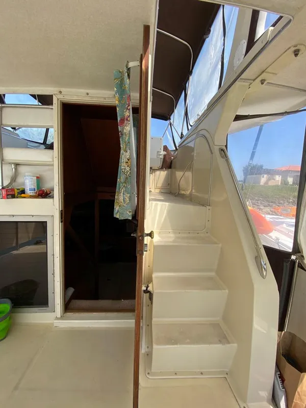 1984 Uniflite 48 Yachtfisher