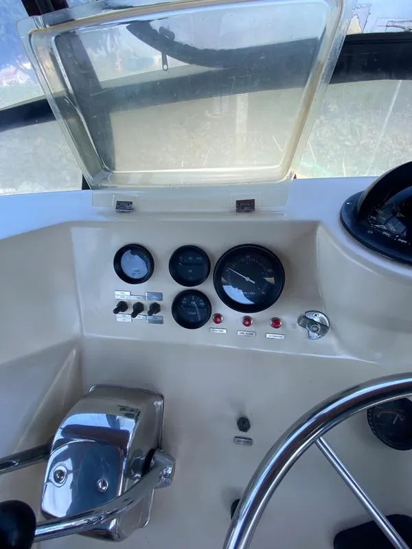 1984 Uniflite 48 Yachtfisher