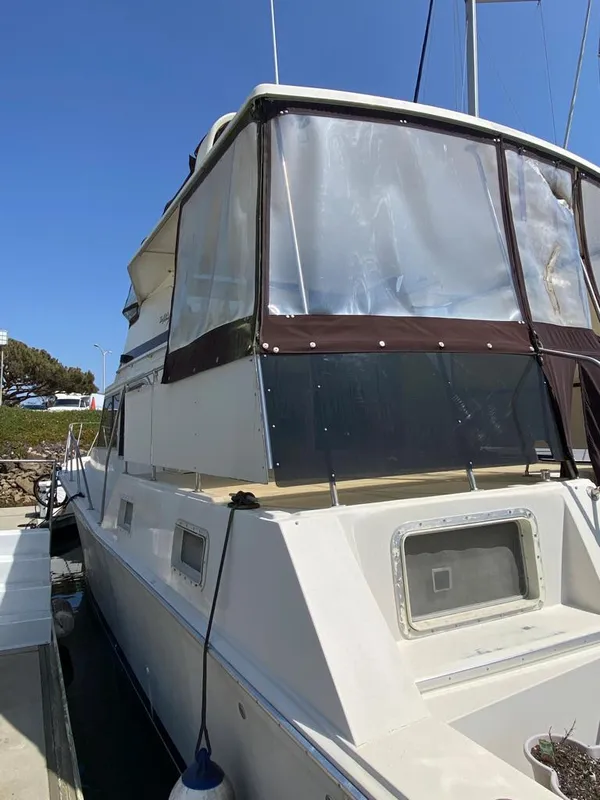1984 Uniflite 48 Yachtfisher