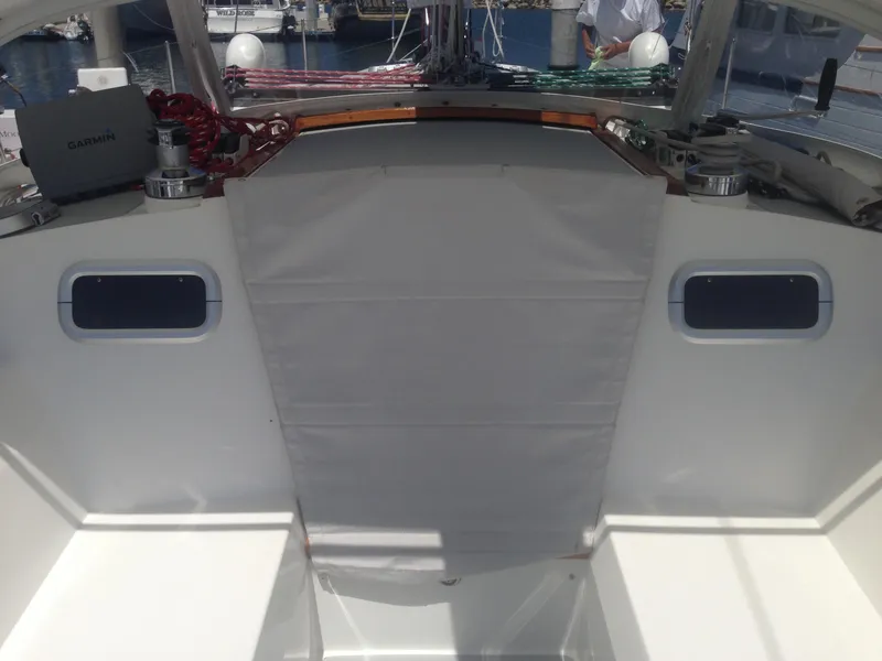 Roll out Companionway Cover