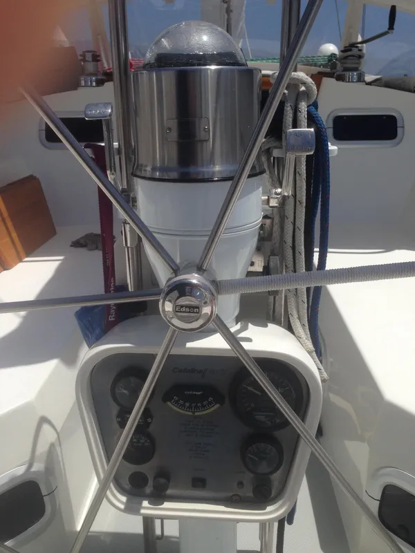 1990 Catalina 42 Three cabin