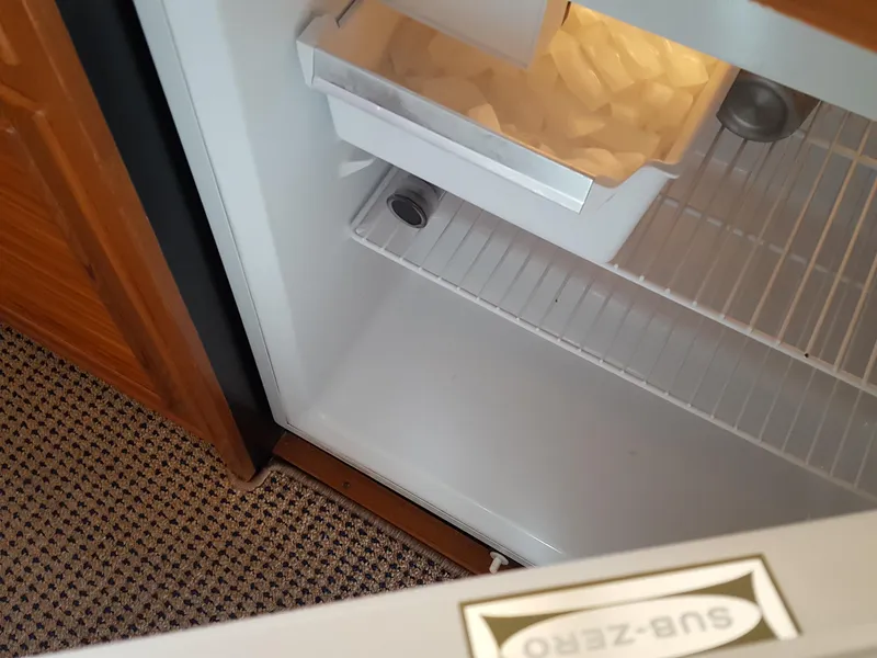 Sub-zero with ice maker