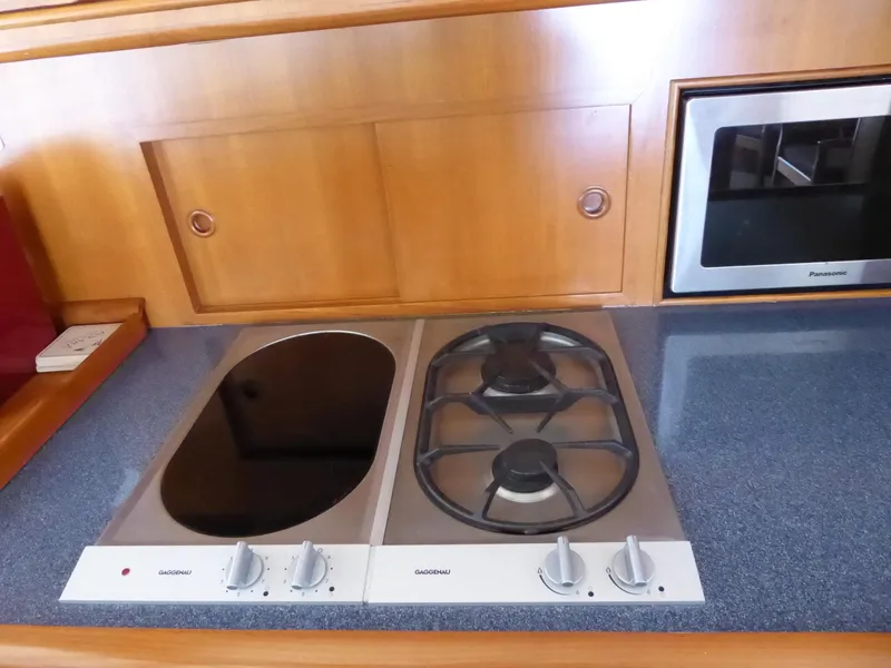 Electric & Gas stove top