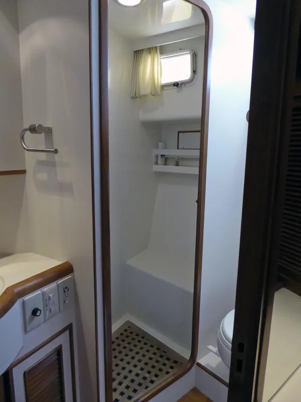 Master ensuite head