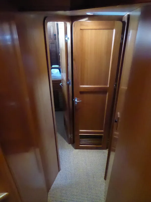 Passage to guest suites