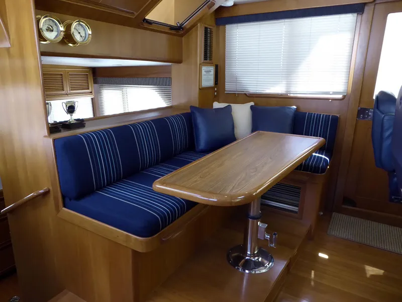 Pilot house dinette
