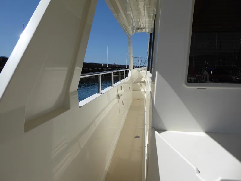 Wide side decks