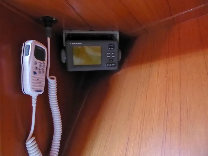 VHF, Nav in master