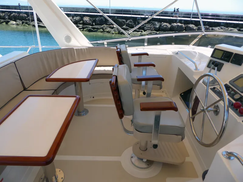 Flybridge seatting 2