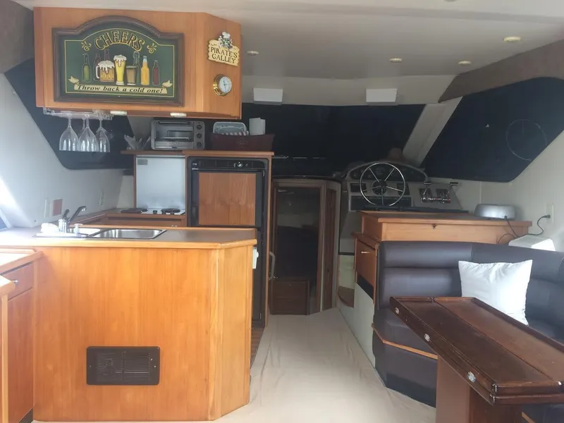 1997 Bayliner 3788 Command Bridge Motoryacht