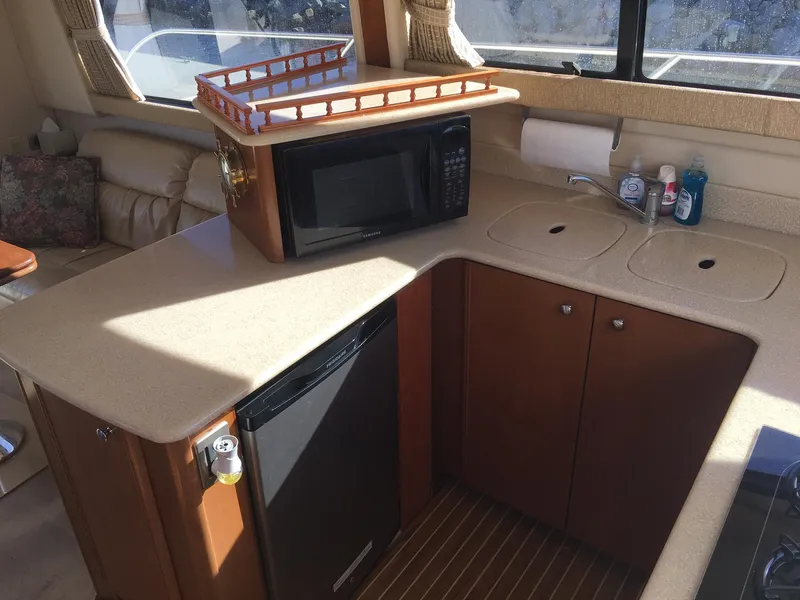 2005 Meridian 381 Sedan