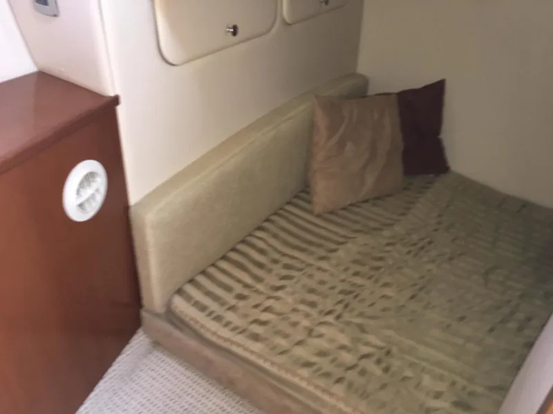 Mid cabin
