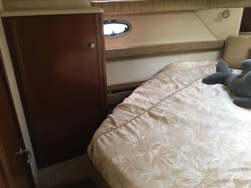 2005 Meridian 381 Sedan